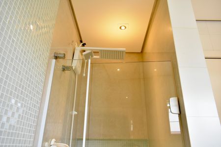 Casa à venda com 190m², 3 quartos e 3 vagas Casa à venda com 190m², 3 quartos e 3 vagasBanheiro Social