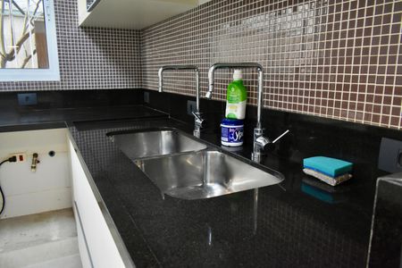 Casa à venda com 190m², 3 quartos e 3 vagas Casa à venda com 190m², 3 quartos e 3 vagasCozinha