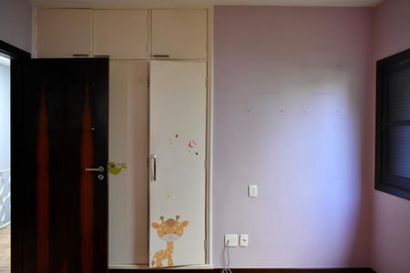 Casa à venda com 190m², 3 quartos e 3 vagas Casa à venda com 190m², 3 quartos e 3 vagasQuarto 2