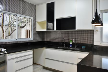 Casa à venda com 190m², 3 quartos e 3 vagas Casa à venda com 190m², 3 quartos e 3 vagasCozinha
