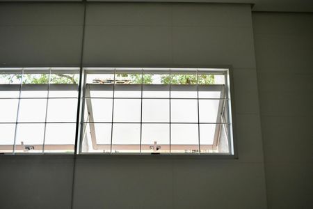 Casa à venda com 190m², 3 quartos e 3 vagas Casa à venda com 190m², 3 quartos e 3 vagasBanheiro Social