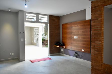 Casa à venda com 190m², 3 quartos e 3 vagas Casa à venda com 190m², 3 quartos e 3 vagasSala