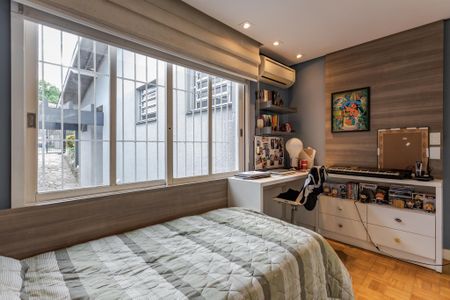 Casa para alugar com 588m², 3 quartos e 3 vagas Casa para alugar com 588m², 3 quartos e 3 vagasQuarto 2