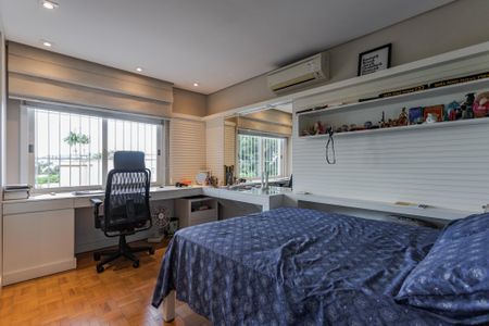 Casa para alugar com 588m², 3 quartos e 3 vagas Casa para alugar com 588m², 3 quartos e 3 vagasQuarto 1