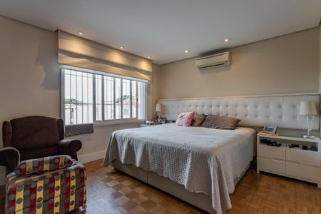 Casa para alugar com 588m², 3 quartos e 3 vagas Casa para alugar com 588m², 3 quartos e 3 vagasSuíte