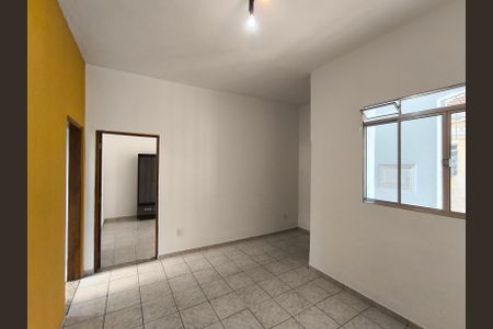 Casa à venda com 88m², 2 quartos e sem vaga Casa à venda com 88m², 2 quartos e sem vagaSala