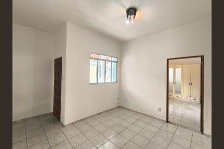 Casa à venda com 88m², 2 quartos e sem vaga Casa à venda com 88m², 2 quartos e sem vagaSala