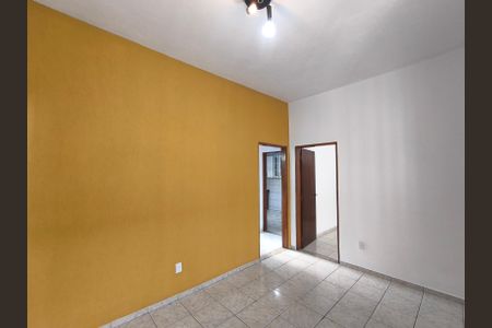 Casa à venda com 88m², 2 quartos e sem vaga Casa à venda com 88m², 2 quartos e sem vagaSala