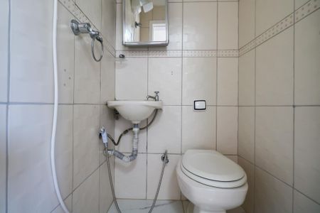 Apartamento à venda com 140m², 3 quartos e 1 vaga Apartamento à venda com 140m², 3 quartos e 1 vagaBanheiro da Suíte 2