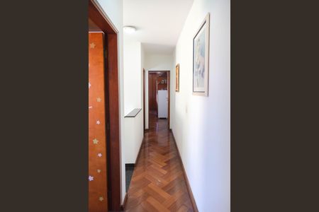 Casa à venda com 202m², 3 quartos e 2 vagas Casa à venda com 202m², 3 quartos e 2 vagasCorredor Quartos