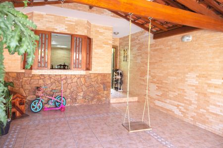 Casa à venda com 202m², 3 quartos e 2 vagas Casa à venda com 202m², 3 quartos e 2 vagasGaragem