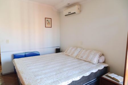 Casa à venda com 202m², 3 quartos e 2 vagas Casa à venda com 202m², 3 quartos e 2 vagasQuarto 1 Suíte