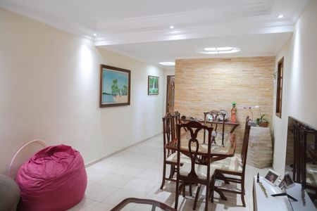 Casa à venda com 202m², 3 quartos e 2 vagas Casa à venda com 202m², 3 quartos e 2 vagasSala