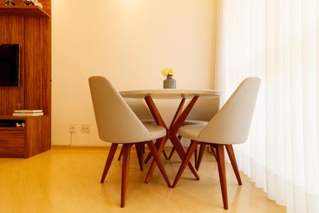 Apartamento à venda com 55m², 2 quartos e 1 vaga Apartamento à venda com 55m², 2 quartos e 1 vagaSala