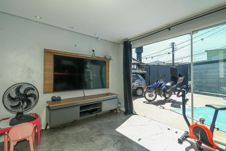 Casa à venda com 100m², 3 quartos e 3 vagas Casa à venda com 100m², 3 quartos e 3 vagasSala