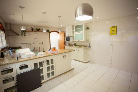 Casa à venda com 235m², 3 quartos e 3 vagas Casa à venda com 235m², 3 quartos e 3 vagasCozinha