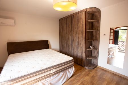 Casa à venda com 235m², 3 quartos e 3 vagas Casa à venda com 235m², 3 quartos e 3 vagasSuíte