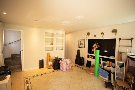 Casa à venda com 235m², 3 quartos e 3 vagas Casa à venda com 235m², 3 quartos e 3 vagasSala