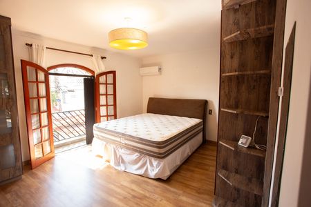 Casa à venda com 235m², 3 quartos e 3 vagas Casa à venda com 235m², 3 quartos e 3 vagasSuíte