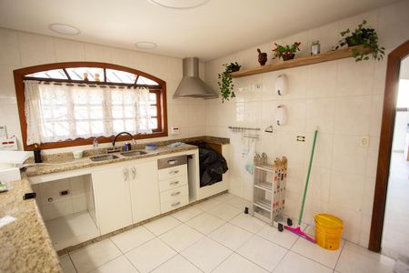 Casa à venda com 235m², 3 quartos e 3 vagas Casa à venda com 235m², 3 quartos e 3 vagasCozinha