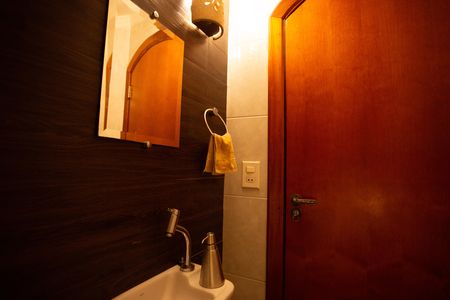 Casa à venda com 235m², 3 quartos e 3 vagas Casa à venda com 235m², 3 quartos e 3 vagasLavabo