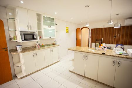 Casa à venda com 235m², 3 quartos e 3 vagas Casa à venda com 235m², 3 quartos e 3 vagasCozinha