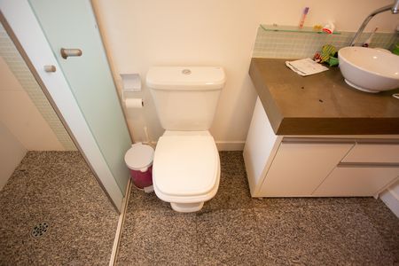 Casa à venda com 235m², 3 quartos e 3 vagas Casa à venda com 235m², 3 quartos e 3 vagasBanheiro Social