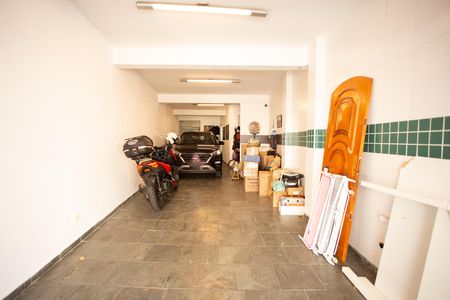 Casa à venda com 235m², 3 quartos e 3 vagas Casa à venda com 235m², 3 quartos e 3 vagasGaragem