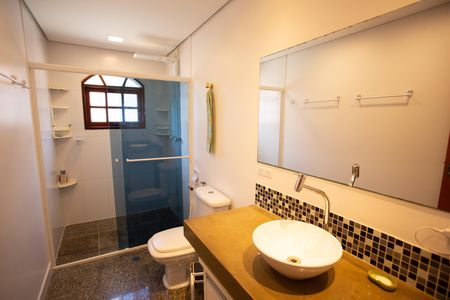 Casa à venda com 235m², 3 quartos e 3 vagas Casa à venda com 235m², 3 quartos e 3 vagasSuíte Banheiro