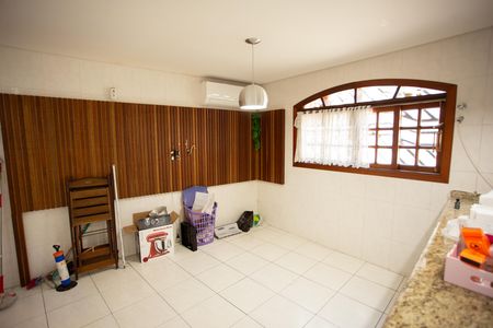 Casa à venda com 235m², 3 quartos e 3 vagas Casa à venda com 235m², 3 quartos e 3 vagasCozinha