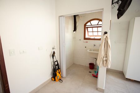Casa à venda com 235m², 3 quartos e 3 vagas Casa à venda com 235m², 3 quartos e 3 vagasÁrea de Serviço