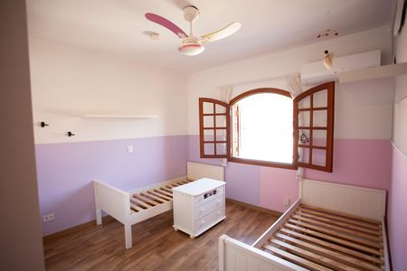 Casa à venda com 235m², 3 quartos e 3 vagas Casa à venda com 235m², 3 quartos e 3 vagasQuarto 2