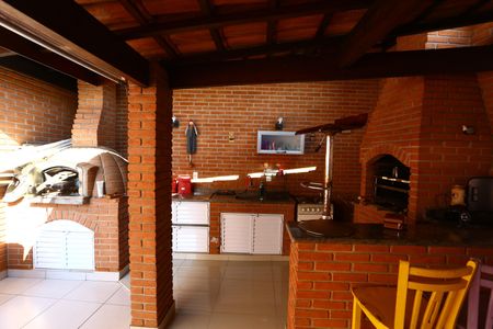 Casa à venda com 400m², 4 quartos e 5 vagas Casa à venda com 400m², 4 quartos e 5 vagasChurrasqueira