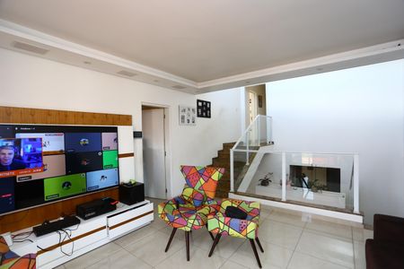 Casa à venda com 400m², 4 quartos e 5 vagas Casa à venda com 400m², 4 quartos e 5 vagasSala 1