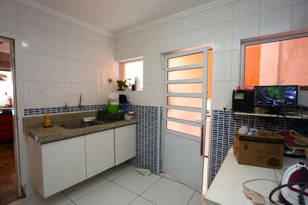 Casa à venda com 400m², 4 quartos e 5 vagas Casa à venda com 400m², 4 quartos e 5 vagasÁrea de Serviço