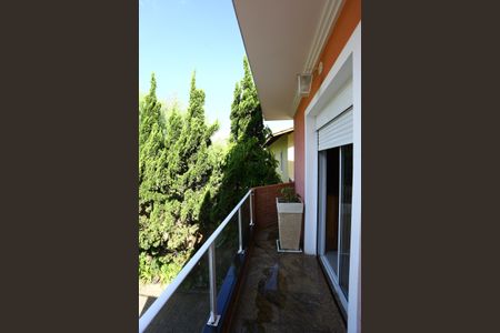 Casa à venda com 400m², 4 quartos e 5 vagas Casa à venda com 400m², 4 quartos e 5 vagassuíte 2 varanda