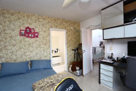 Casa à venda com 400m², 4 quartos e 5 vagas Casa à venda com 400m², 4 quartos e 5 vagasEscritório