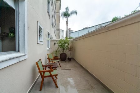 Apartamento à venda com 73m², 2 quartos e 1 vaga Apartamento à venda com 73m², 2 quartos e 1 vagaVaranda