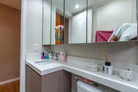 Apartamento à venda com 73m², 2 quartos e 1 vaga Apartamento à venda com 73m², 2 quartos e 1 vagaBanheiro