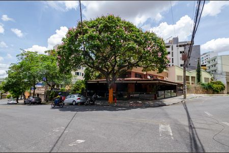 Studio para alugar com 28m², 1 quarto e sem vaga Studio para alugar com 28m², 1 quarto e sem vagaFachada