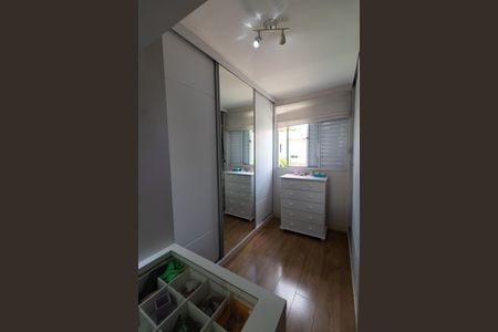 Casa de condomínio à venda com 90m², 3 quartos e 2 vagas Casa de condomínio à venda com 90m², 3 quartos e 2 vagasCLOSET