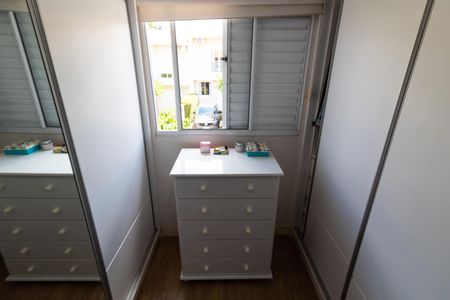 Casa de condomínio à venda com 90m², 3 quartos e 2 vagas Casa de condomínio à venda com 90m², 3 quartos e 2 vagasCLOSET