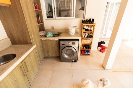 Casa de condomínio à venda com 90m², 3 quartos e 2 vagas Casa de condomínio à venda com 90m², 3 quartos e 2 vagasÁREA DE SERVIÇO