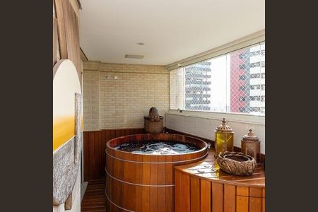 Apartamento à venda com 366m², 3 quartos e 6 vagas