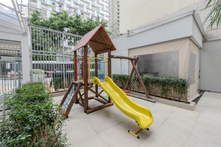 Apartamento à venda com 36m², 2 quartos e sem vaga Apartamento à venda com 36m², 2 quartos e sem vagaÁrea comum - Playground