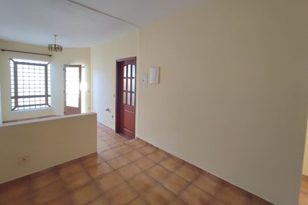 Casa à venda com 220m², 4 quartos e 2 vagas Casa à venda com 220m², 4 quartos e 2 vagasSala de Jantar