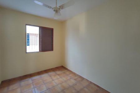 Casa à venda com 220m², 4 quartos e 2 vagas Casa à venda com 220m², 4 quartos e 2 vagasQuarto 2