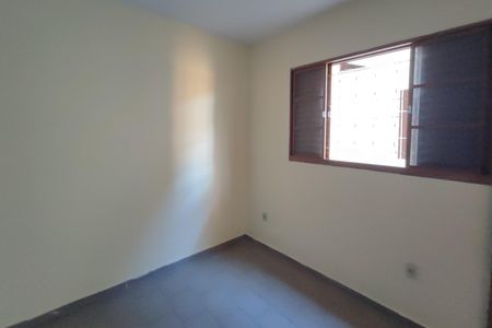 Casa à venda com 220m², 4 quartos e 2 vagas Casa à venda com 220m², 4 quartos e 2 vagasEdícula - Sala