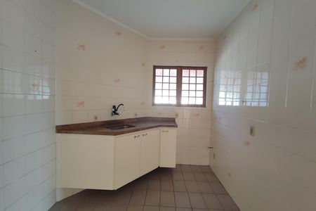Casa à venda com 220m², 4 quartos e 2 vagas Casa à venda com 220m², 4 quartos e 2 vagasCozinha