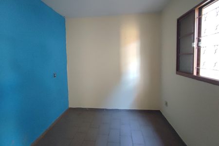 Casa à venda com 220m², 4 quartos e 2 vagas Casa à venda com 220m², 4 quartos e 2 vagasEdícula - Sala